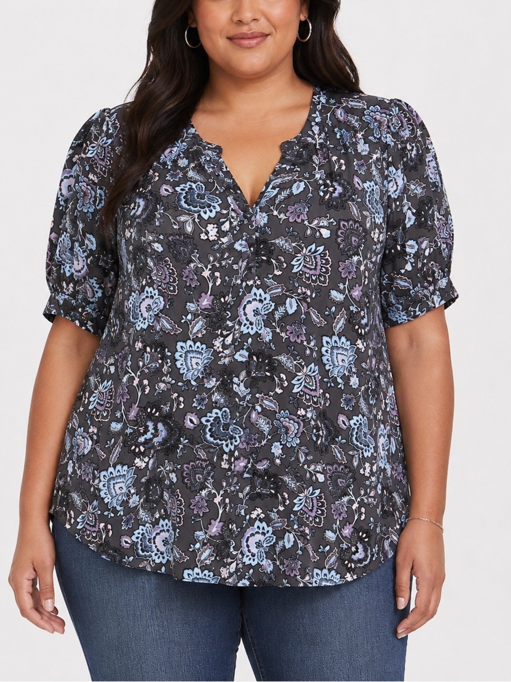 Torrid Harper Floral Blouse Sz. 0 Gray Blue Purple V Neck Chiffon Short Sleeve S